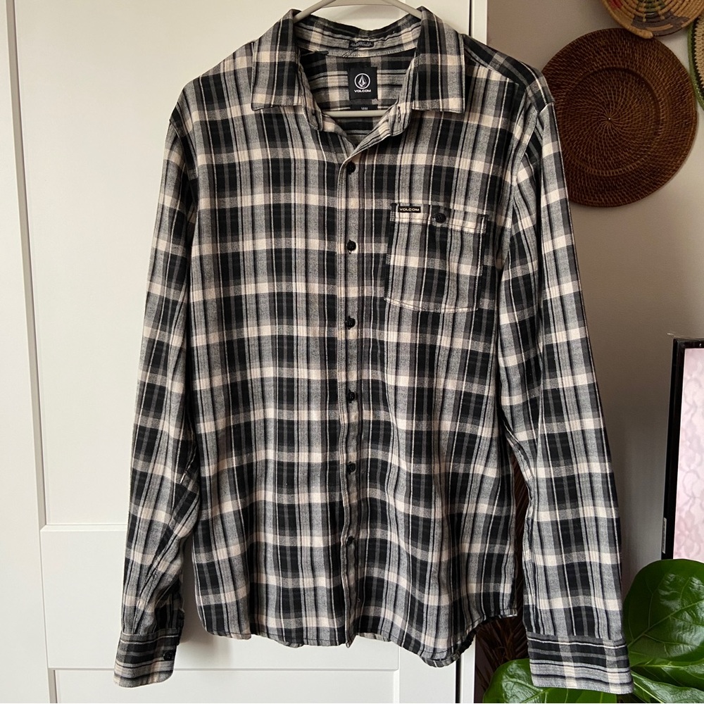 Volcom Black & White Plaid Long Sleeve Button Down Shirt Classic Fit - M